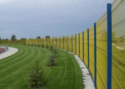 Valla de malla de alambre soldado galvanizado 3D 50x100mm 3.0mm con recubrimiento de polvo