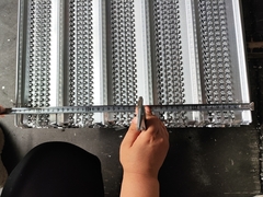 Metal galvanizado Encofrado de costuras altas Para hormigón 90mm distancia de costuras