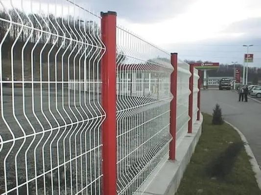 Recinto de malla de alambre metálico recubierto en polvo 3D con poste redondo cuadrado
