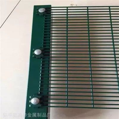 4.0mm Cerco de malla de alambre soldado galvanizado en caliente verde