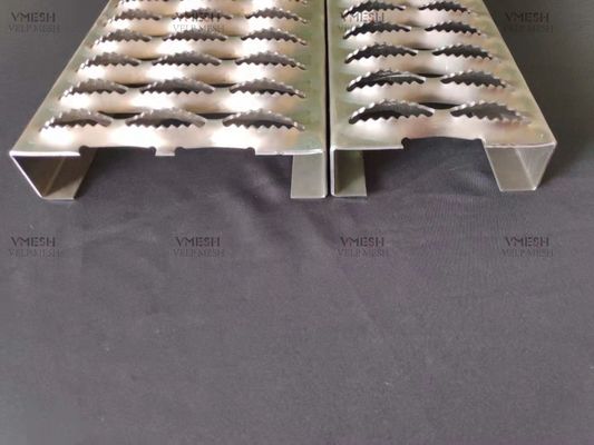 Escaleras de aluminio galvanizadas antideslizantes de 2,5 mm de espesor