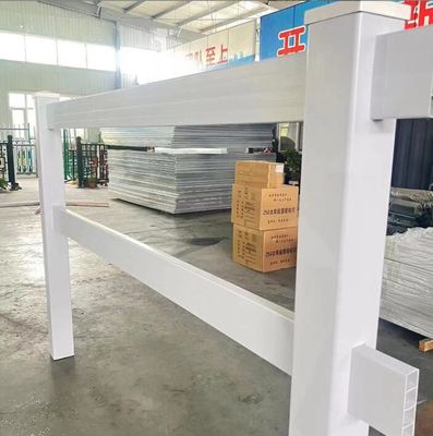 Valla de rancho para caballos de vinilo PVC blanco - Duradera y de bajo mantenimiento