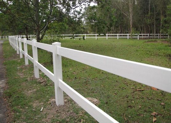 Estables 3 barandillas blancas diseño de cercas de PVC de plástico de vinilo Rancho Paddock cercas de caballos