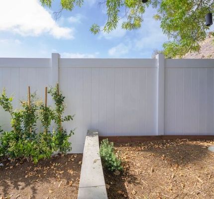 Protección de la privacidad Vinyl Panel de cercas de plástico Jardín impermeable cercas de PVC para piscina