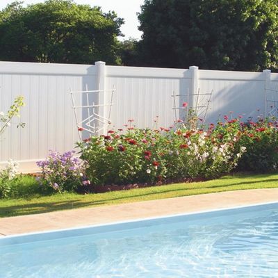 Cercas de vinilo blanco para el patio trasero y el jardín