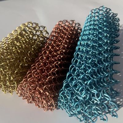 Superficie colorida de aluminio tejido enlace de cadena cortina malla de alambre