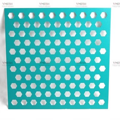 Revestimiento metálico de malla de aluminio perforado hexagonal decorativo
