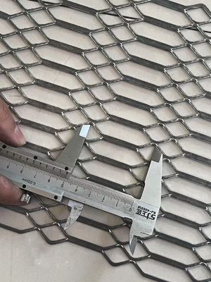 Diseño moderno de acero galvanizado galvanizado gótico de malla metálica expandida
