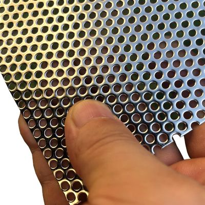 Acero inoxidable Maquillaje perforado de agujero pequeño para la parrilla de altavoces
