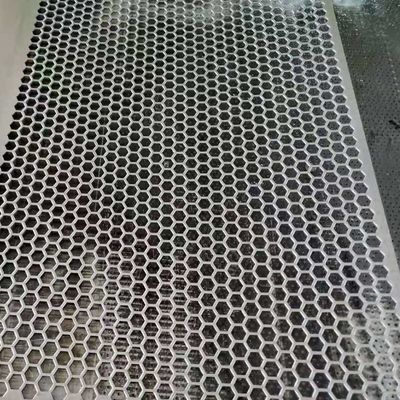 Revestimiento en polvo fachadas exteriores arquitectónicas decoración malla metálica de aluminio perforada
