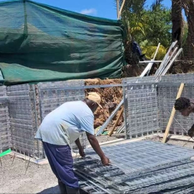 malla de acero galvanizado Hy Rib para el encofrado de hormigón en la construcción de piscinas en África