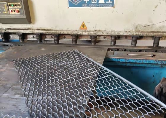 Lámina de metal expandido de acero galvanizado de 4,5 mm para plataformas