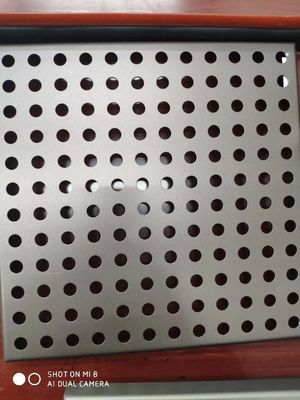 Hoja de metal perforada de aluminio SS304 4x8 con agujero redondo Decorativo