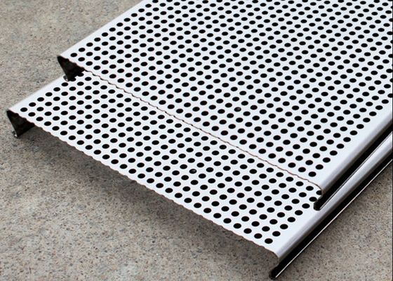 Las placas de techo perforadas de aluminio revestidas con PVC 3003H24 suspendidas