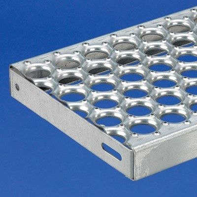 Pasarela de seguridad rejilla de acero 2 narices techo cerrado galvanizado