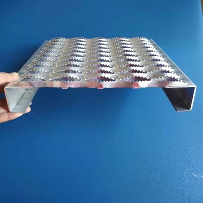 Resbalón anti industrial de las pisadas de escalera de Diamond Safety Grating Aluminum Metal de los entresuelos