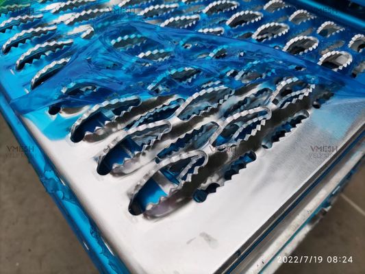 12 calzada de aluminio 1060 de la reja de la seguridad del agujero del diamante del metal del indicador del indicador 14