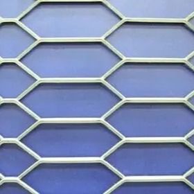 Envasado en caliente Galvanizado Expandida malla de metal 4x8 pies gótico