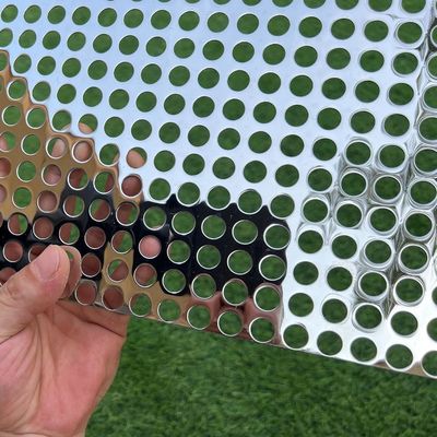 4 * 8 pies de acero inoxidable de forma recta con hoyos redondos con patrón de hoja perforada