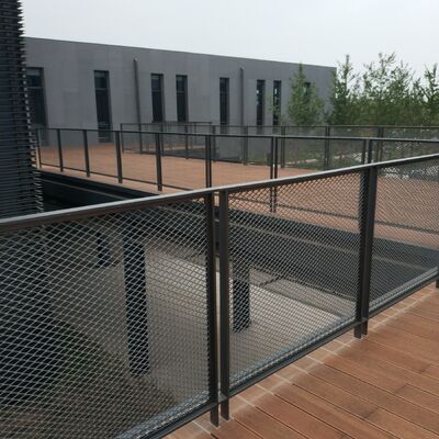 Malla metálica expandida con recubrimiento en polvo galvanizado para valla de seguridad al aire libre