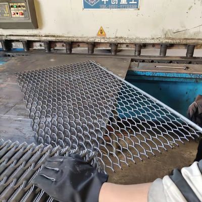 3 mm de espesor en polvo revestido de trabajo pesado de malla metálica expandida Ventana de pozo de cubierta