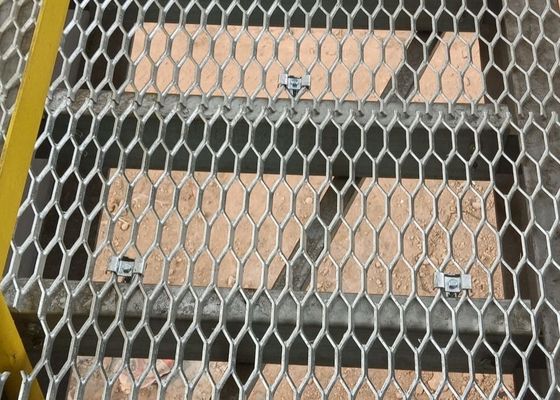 el estándar de 4.5m m galvanizó la hoja de metal ampliada de acero para la plataforma