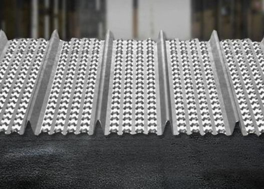Alta distancia galvanizada de la costilla de Rib Formwork For Concrete 90m m del metal