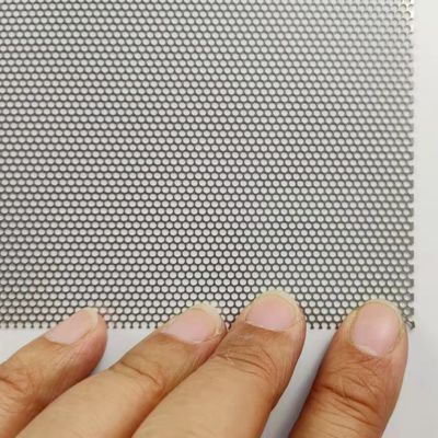Los 304 0,5 milímetros de acero inoxidable perforaron la pantalla de filtro redonda micro de la parrilla del metal del agujero de la hoja